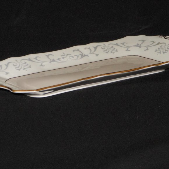 Tuscan UK fine bone china rectangular sandwich plate - Picture 2 of 5